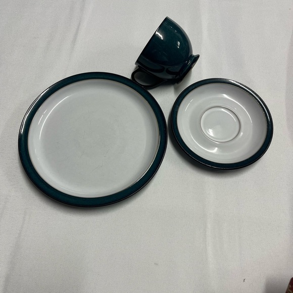 Denby, Greenwich Dish set Footed Cup, Saucer, & Lunch Plate Green & white 3 pc - Picture 3 of 11
